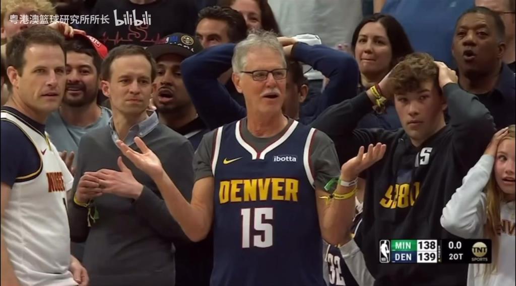 導火索？回顧此前掘金對陣森林狼，威少送出三分犯規(guī)后的眾生相！