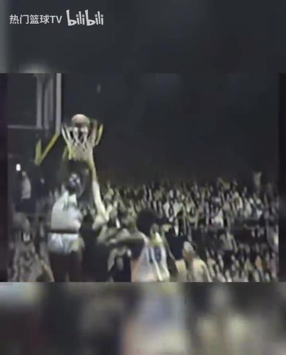 這是怪物嗎？張伯倫高中時期是怎么打球的？校園里的明星！