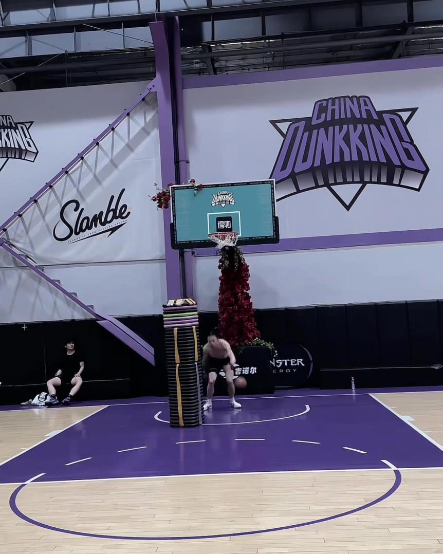 兄弟，這個(gè)摸高如何？